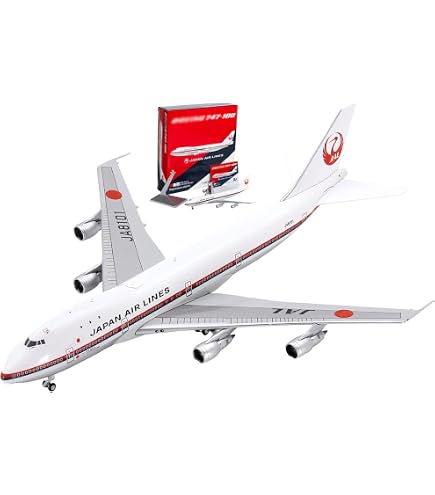 Amazon.com: Hasegawa 1/200 JAL B747-400 - New Marking : Arts